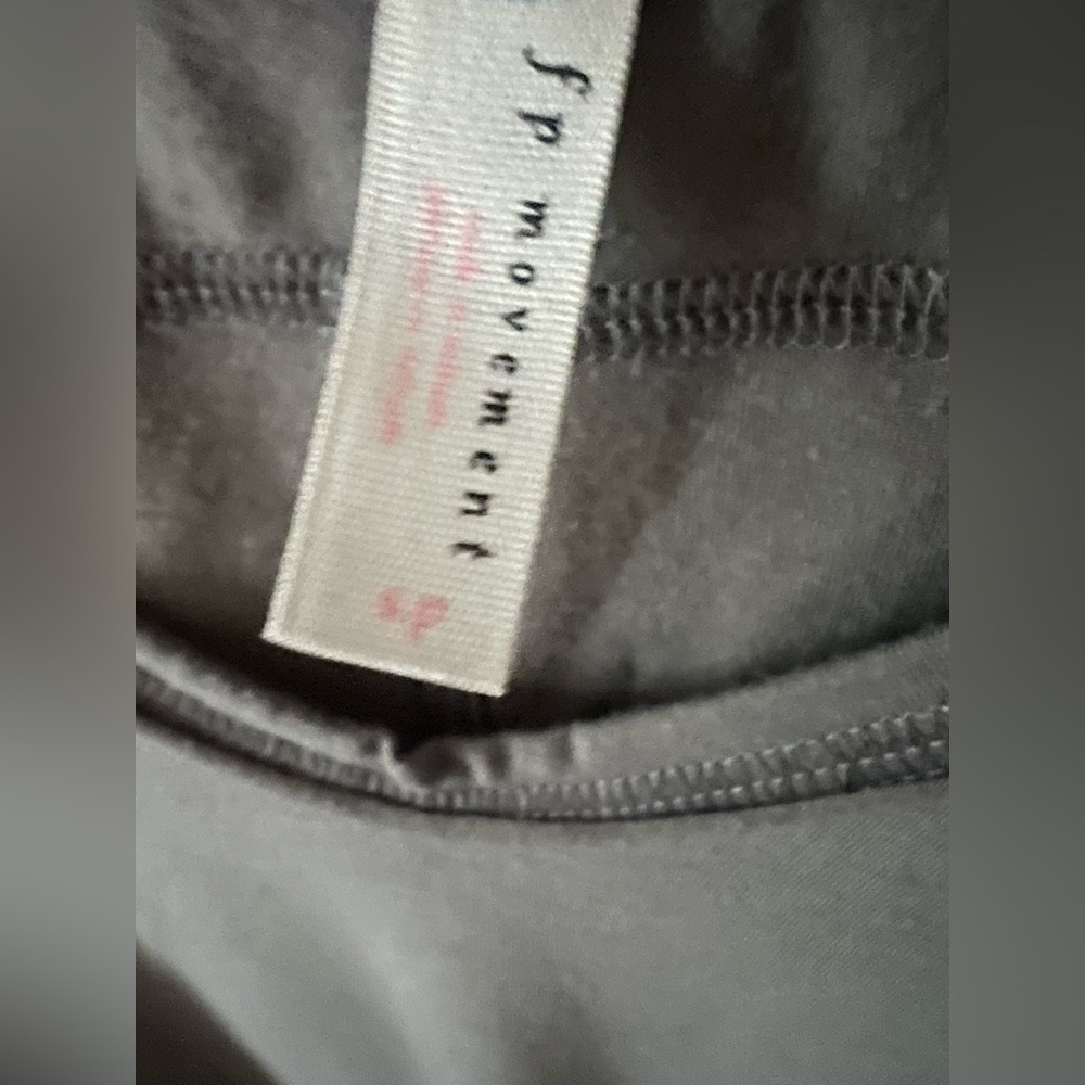 Free people fp movement Relaxed V-Neck Long Sleeve Top hoodie small soul circle - Picture 10 of 14